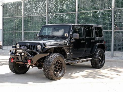 Used 2013 Jeep Wrangler Unlimited Rubicon w/ Connectivity Group AWD/4WD image 6