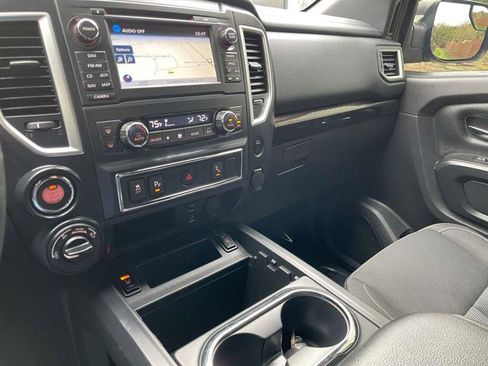 Used 2018 Nissan Titan SV w/ SV Convenience Package image 86