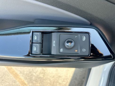 New 2025 Volkswagen ID.4 Pro S image 38