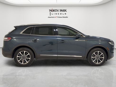 Used 2022 Lincoln Nautilus FWD w/ Premium Package image 6