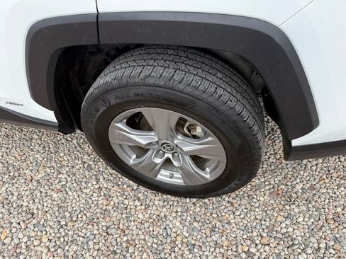 Used 2022 Toyota RAV4 LE AWD/4WD image 36