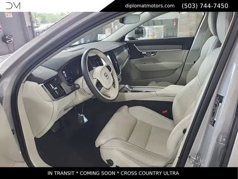 Used 2025 Volvo V90 B6 Cross Country Ultra w/ Protection Package Premier AWD/4WD image 8