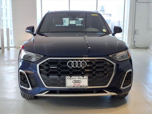 Certified 2023 Audi Q5 2.0T Premium w/ Convenience Package image 2