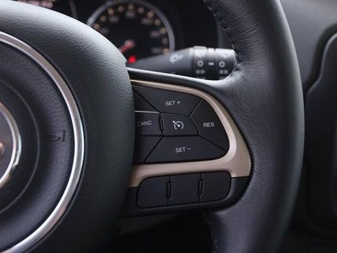 Used 2015 Jeep Renegade Latitude w/ Popular Equipment Group image 12