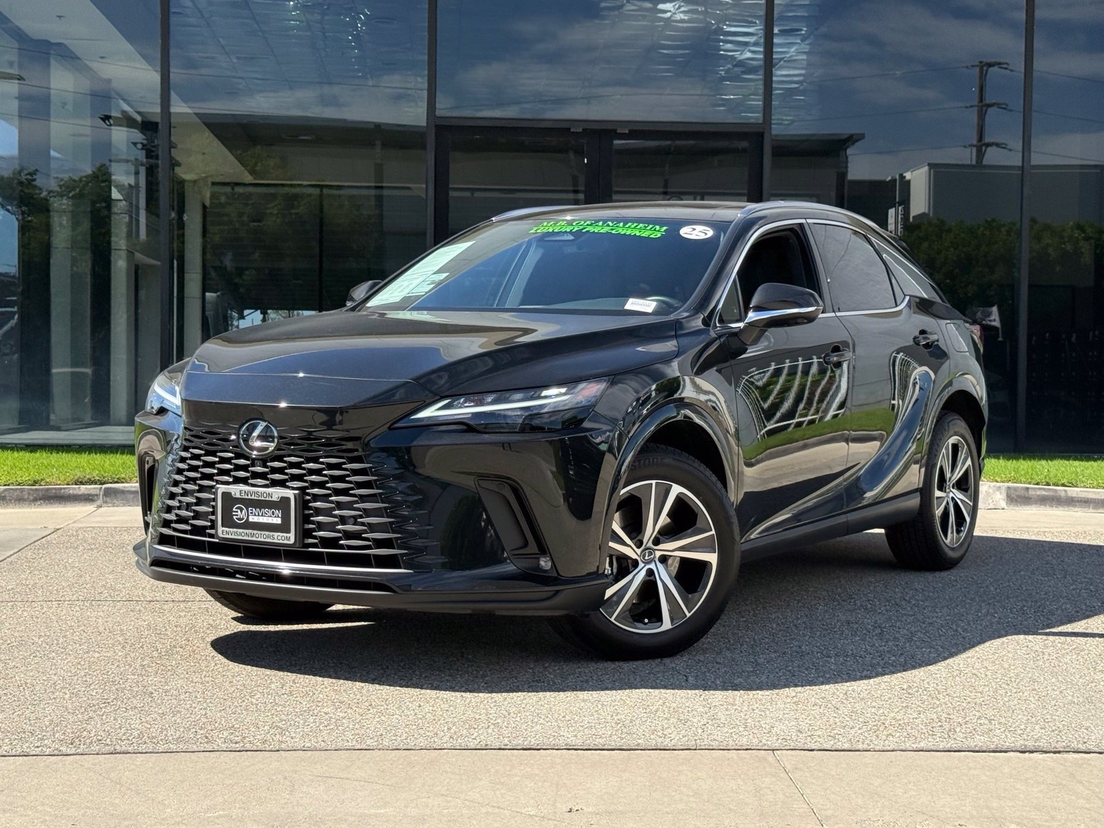 Used 2025 Lexus RX 350 Premium w/ Accessory Package (K3) FWD image 2