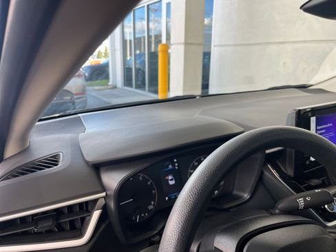 Used 2025 Toyota Corolla LE image 34