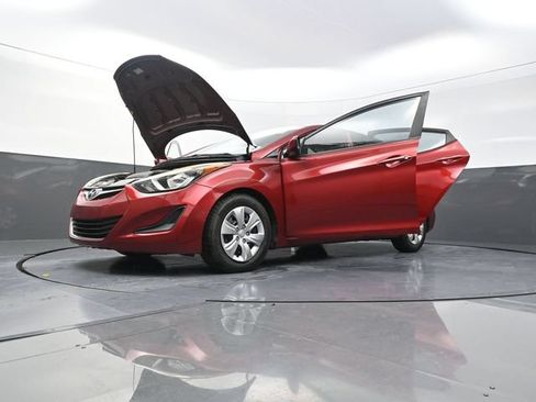 Used 2016 Hyundai Elantra SE FWD image 40