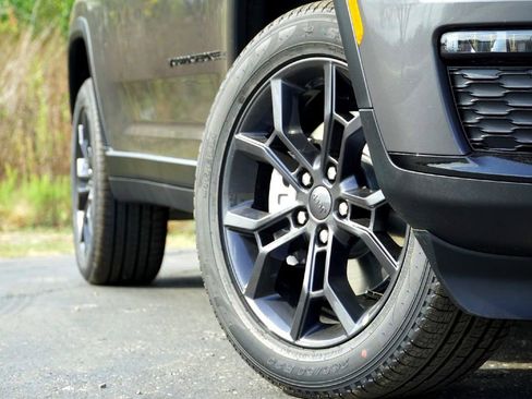 New 2025 Jeep Grand Cherokee L Limited image 4