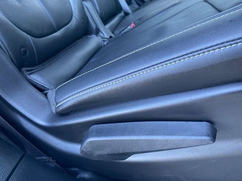 Used 2023 Jeep Grand Cherokee L Limited w/ Black Appearance Package image 13