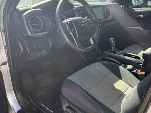 Used 2021 Toyota Tacoma TRD Off-Road AWD/4WD image 12