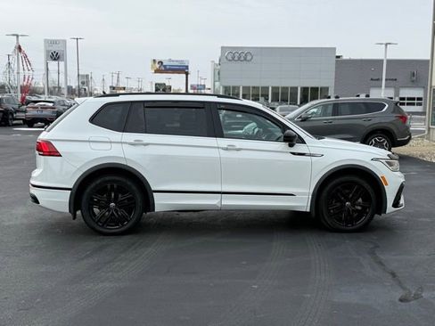 Used 2022 Volkswagen Tiguan SE R-Line image 8