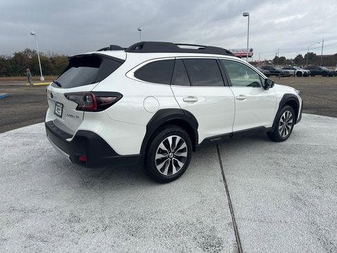 Certified 2025 Subaru Outback Limited image 4