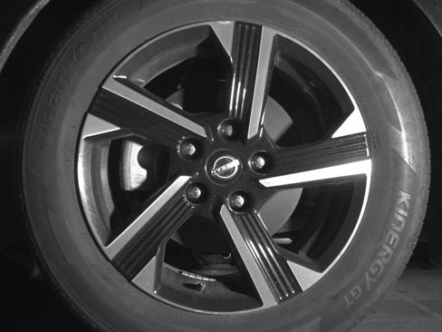 Used 2025 Nissan Sentra SV FWD image 15