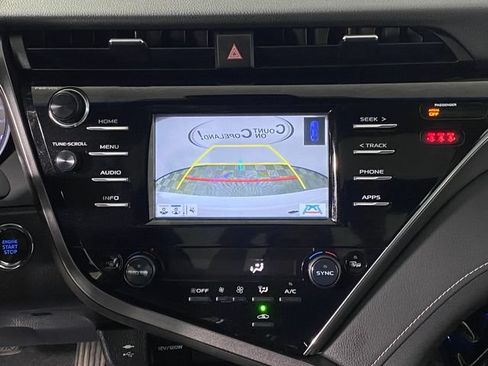 Used 2018 Toyota Camry XSE FWD image 15