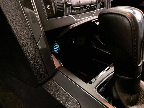 Used 2016 Ford Explorer XLT w/ Equipment Group 201A AWD/4WD image 32