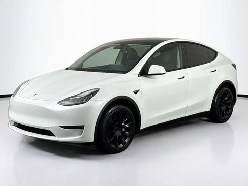 Used 2023 Tesla Model Y Long Range image 6