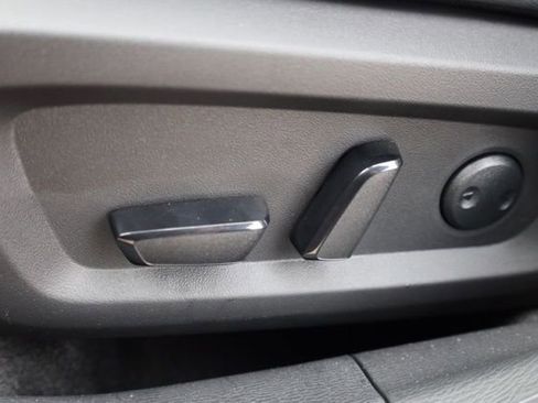 Used 2025 Mitsubishi Outlander SEL image 15