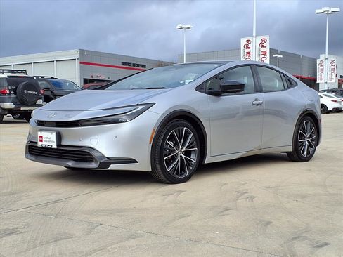 Used 2025 Toyota Prius Limited image 1