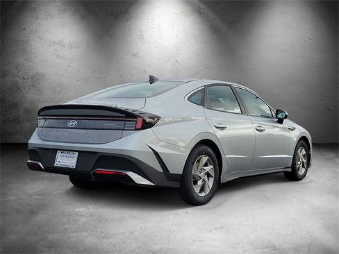 New 2026 Hyundai Sonata SE image 3