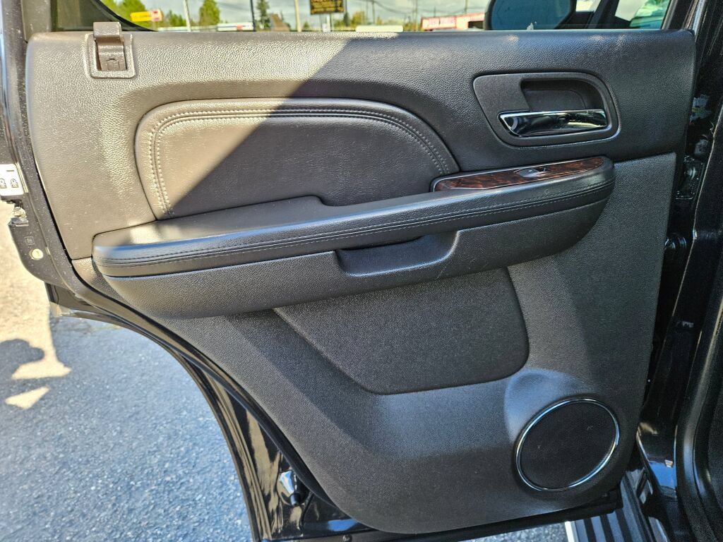 Used 2013 GMC Yukon Denali AWD/4WD image 17