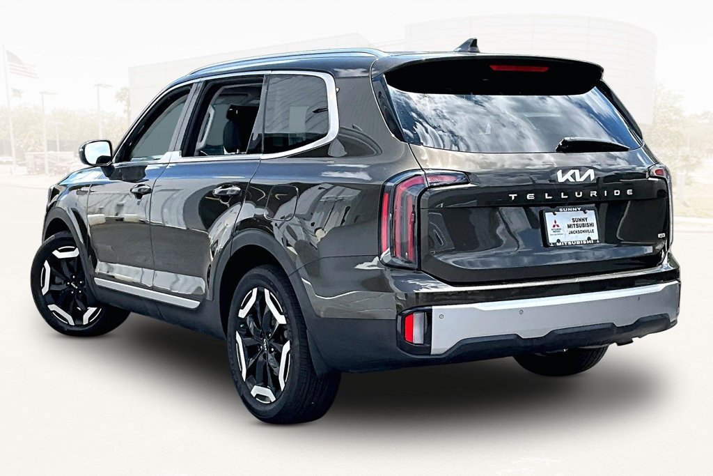 Used 2023 Kia Telluride EX AWD/4WD image 3