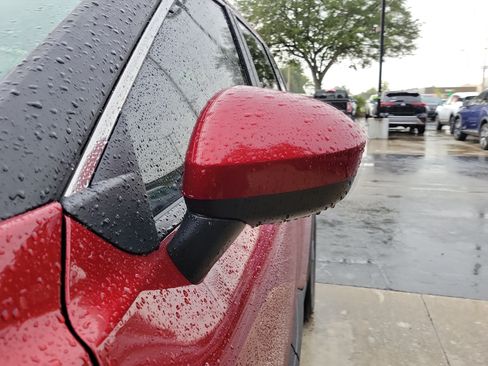 Certified 2025 Nissan Rogue SV w/ SV Premium Package FWD image 4