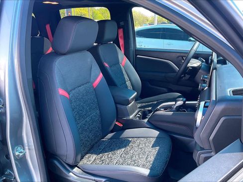 Used 2024 Chevrolet Colorado Z71 w/ Z71 Convenience Package 2 image 8