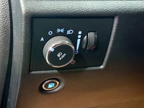 Used 2020 Jeep Grand Cherokee Laredo image 11