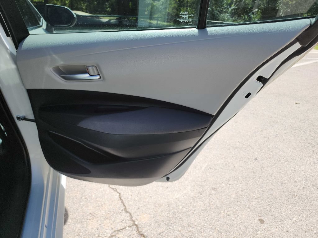 Used 2021 Toyota Corolla LE FWD image 28