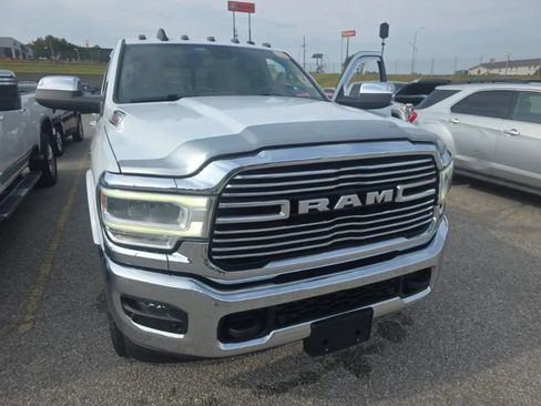 Used 2022 RAM 3500 Laramie AWD/4WD image 6