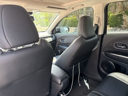 Used 2021 Honda HR-V EX-L image 23