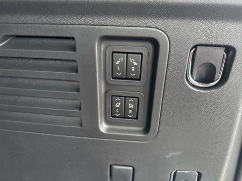 New 2026 Chevrolet Traverse RS image 33