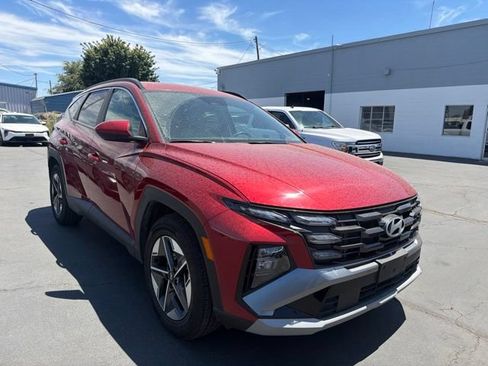 Used 2025 Hyundai Tucson SEL FWD image 3