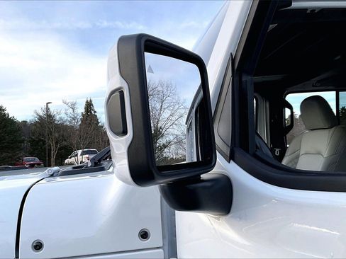 Certified 2021 Jeep Wrangler Unlimited Sahara image 28