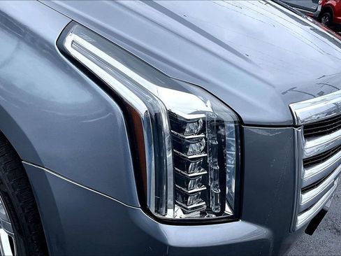 Used 2019 Cadillac Escalade Luxury image 29