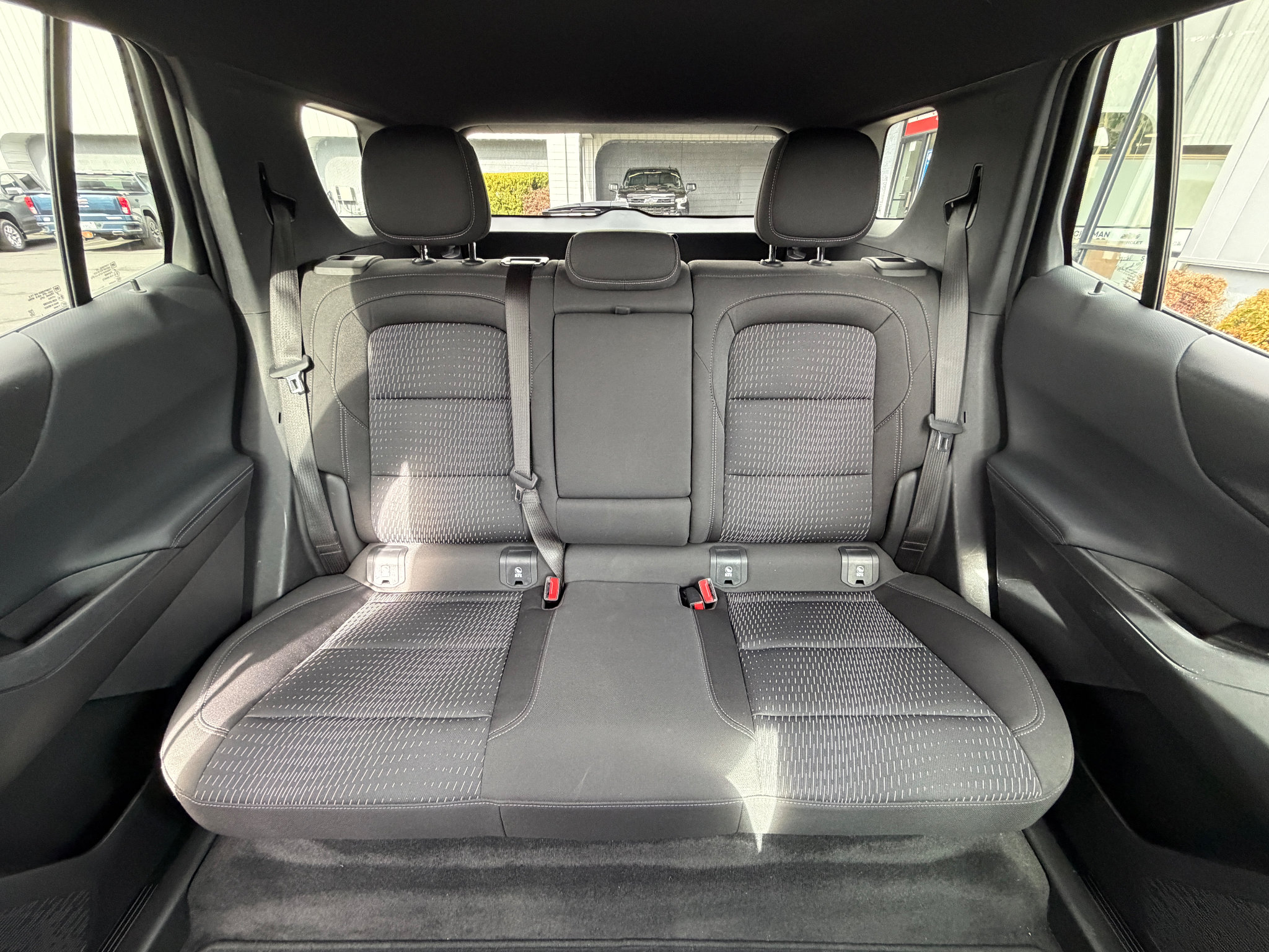 Used 2025 Chevrolet Equinox LT AWD/4WD image 4