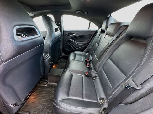 Used 2018 Mercedes-Benz CLA 250 image 16