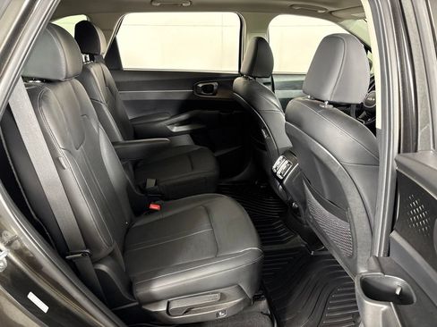Used 2025 Kia Sorento EX AWD/4WD image 23