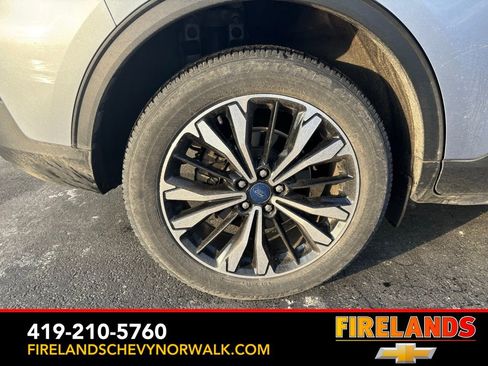 Used 2022 Ford Escape SE w/ SE Sport Appearance Package image 9