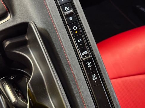 Used 2024 Chevrolet Corvette Stingray Coupe w/ Z51 Performance Package image 33
