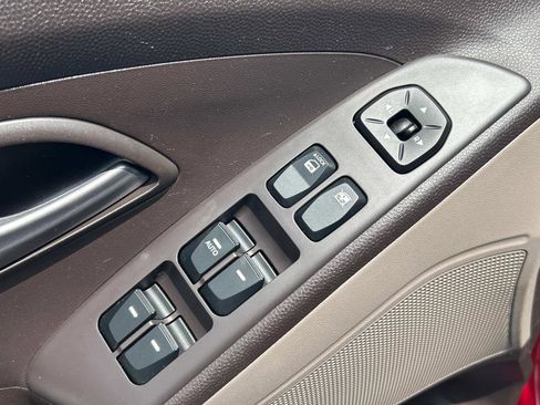 Used 2014 Hyundai Tucson GLS image 19