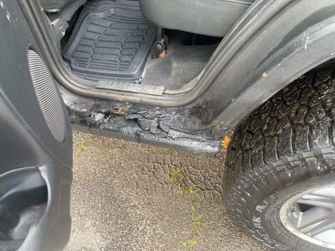 Used 2004 Jeep Liberty Renegade AWD/4WD image 18