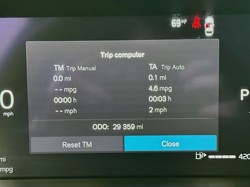 Used 2023 Volvo XC40 B5 Plus w/ Driver Assist Package AWD/4WD image 16