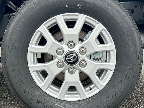 Certified 2025 Toyota Tacoma SR5 image 26