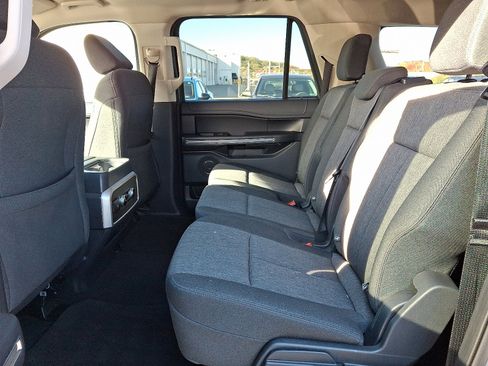 Used 2024 Ford Expedition Max XLT image 10