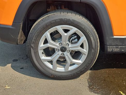 Certified 2026 Jeep Compass Latitude AWD/4WD image 9