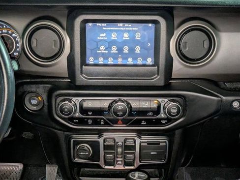 Used 2021 Jeep Gladiator Sport image 15