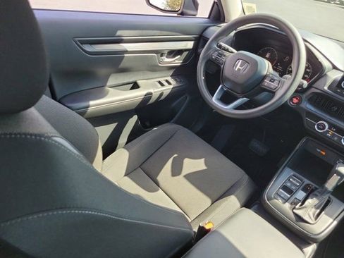 Certified 2025 Honda CR-V LX image 3