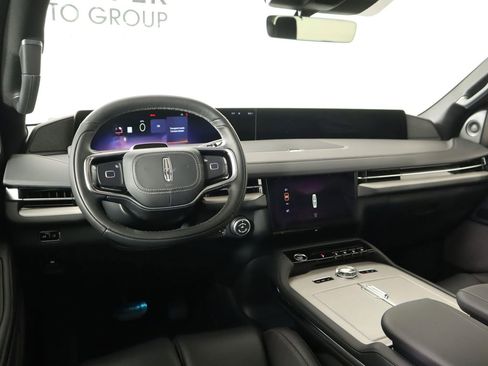 New 2026 Lincoln Navigator Reserve AWD/4WD image 2