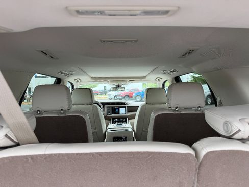 Used 2022 GMC Yukon Denali AWD/4WD image 17